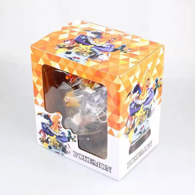 Statua Pokémon Nostalgia Game Boy – Ho-Oh, Gyarados & Celebi | Diorama 24cm con Console e Pokédex - Nerd Lab