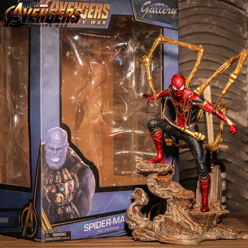 Avengers Infinity War Iron Spiderman Action Figure Statua da collezione 28cm - Nerd Lab