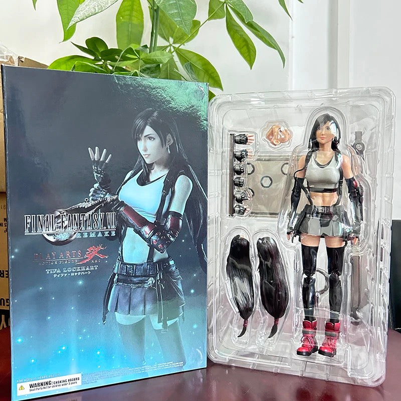 Figurine Aerith Gainsborough ou Tifa Lockhart Dress, Play Arts Kai Figurine Aerith Gainsborough ou Tifa Lockhart Dress, Play Arts Kai
