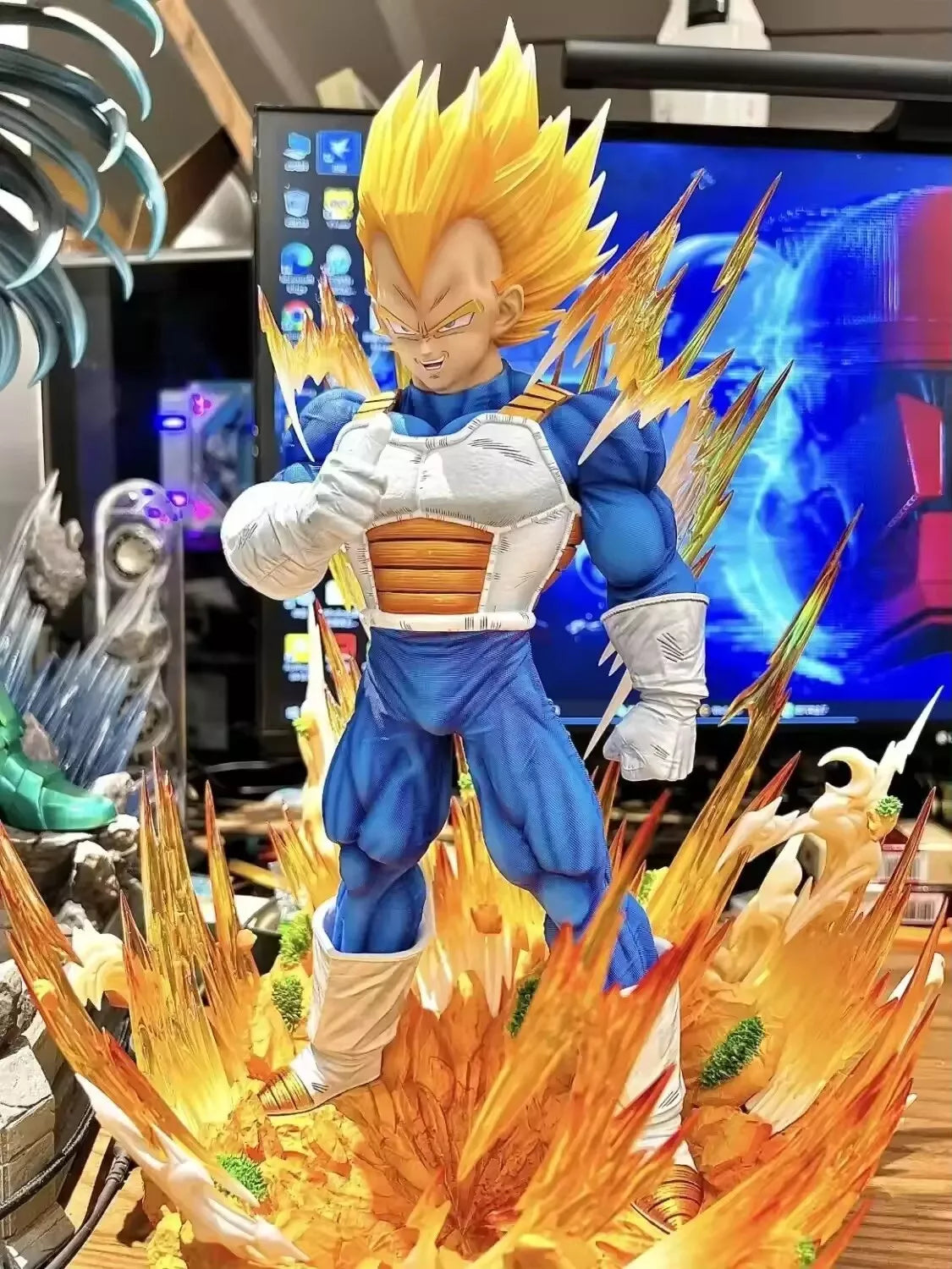 Statua Vegeta Super Saiyan 36cm – Dragon Ball Z | Edizione Battle Aura da Collezione - Nerd Lab