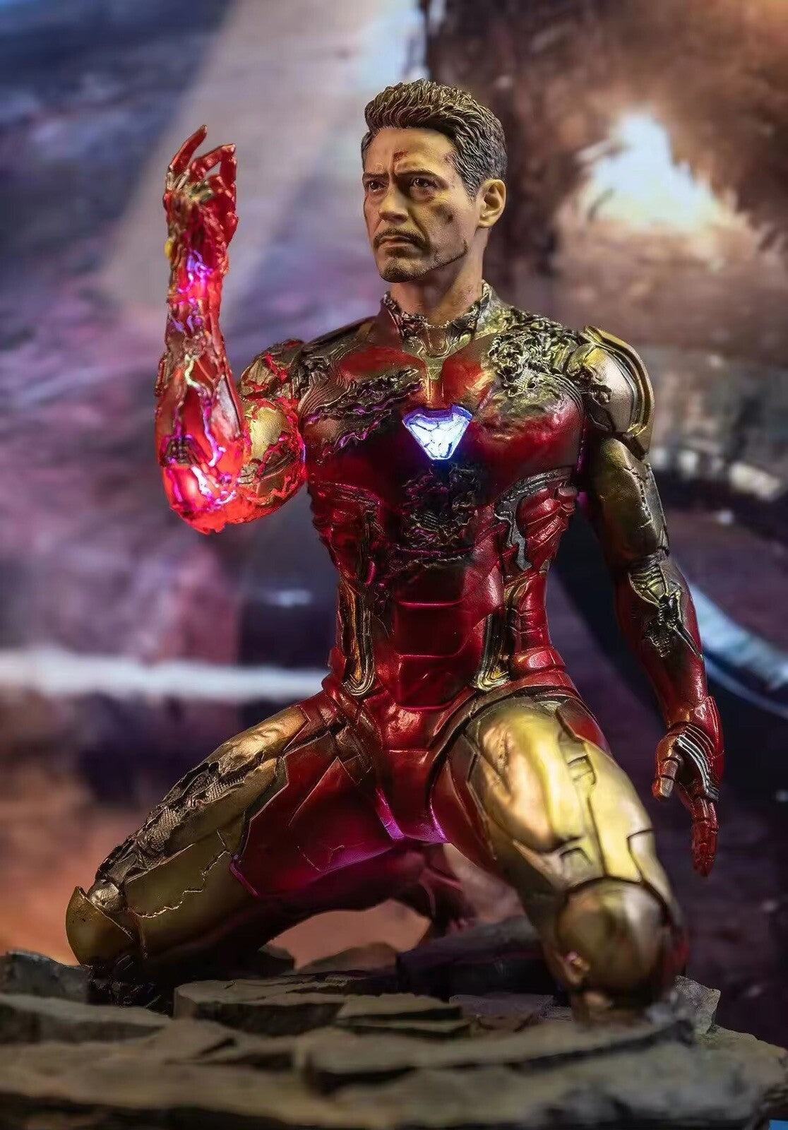 Action Figure Avengers Endgame Iron Man Mk85 Statua Luminosa Da Collezione Hero