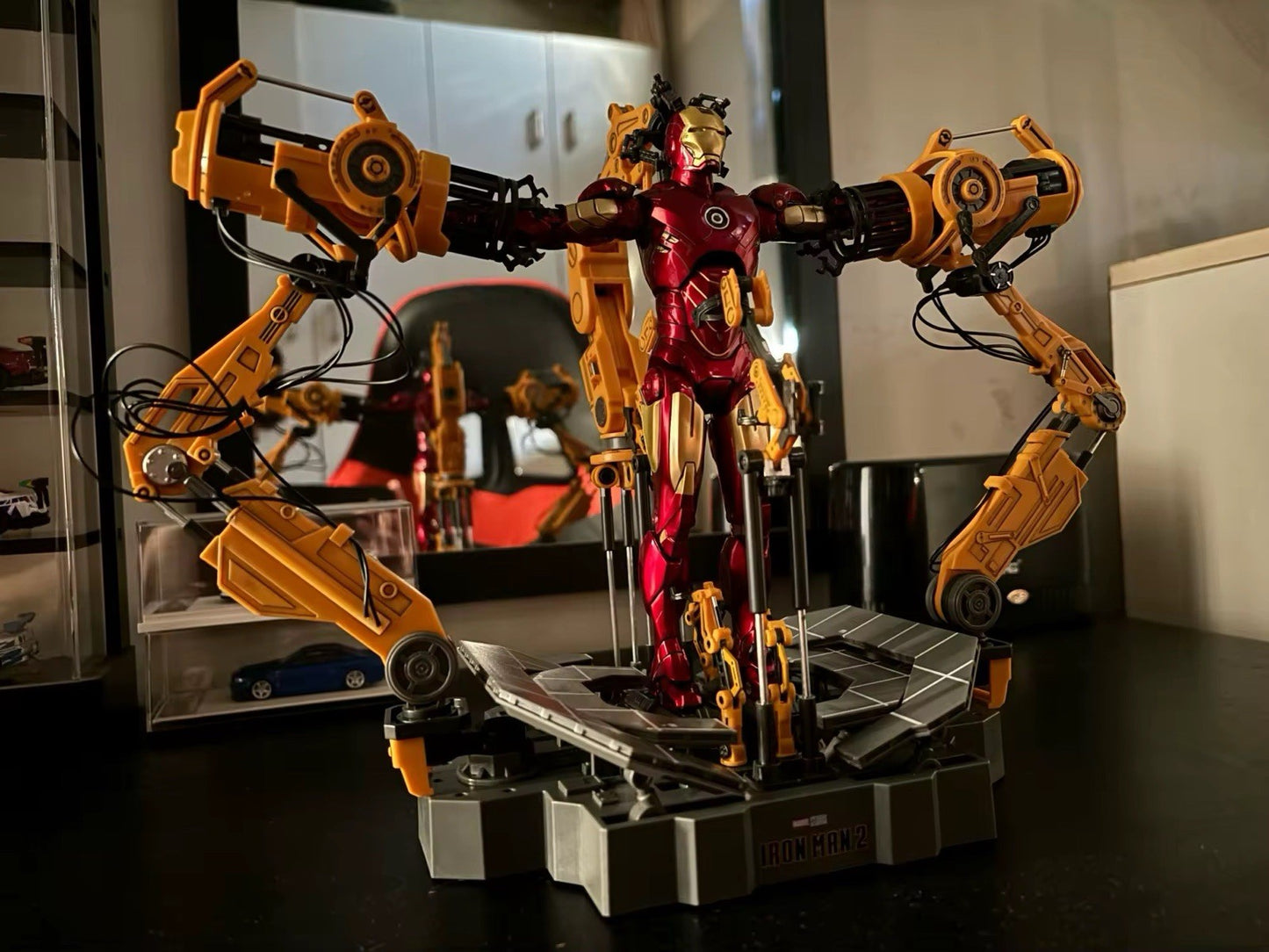 Action Figure Iron Man Mk 4 Suit-up Gantry Avengers The Infinity Saga Scala New