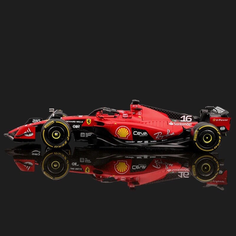 Macchina Ferrari F1 C Leclerc 2023 SF-23 Burago Scala 1:24 Formula 1 Con vetrina