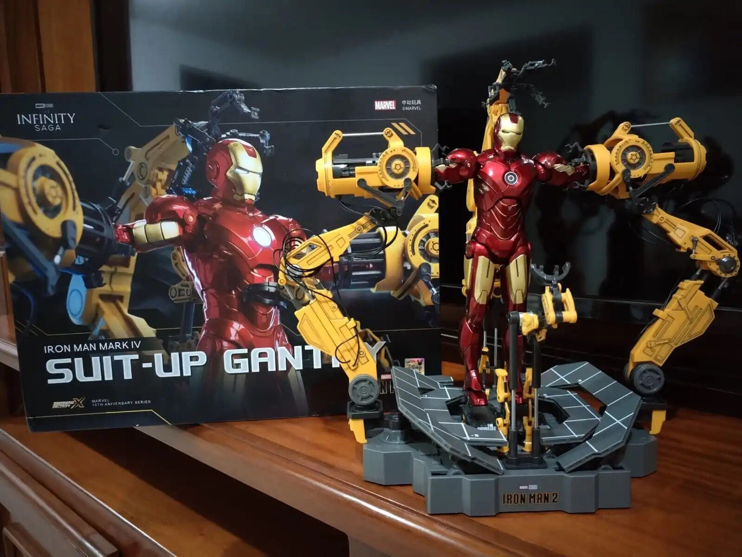 Action Figure Iron Man Mk 4 Suit-up Gantry Avengers The Infinity Saga Scala New