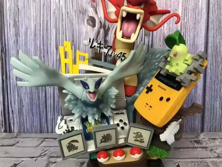 Action Figure Pokemon Statua Da Collezione 25cm Lugia Chikorita Gyarados Gameboy