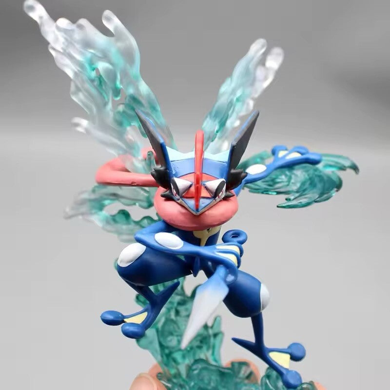 Action Figure Pokémon Greninja Evolution 15cm Statua Da Collezione Anime Manga