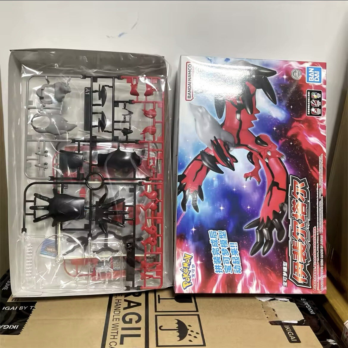 Action Figure Pokemon Plastic Model Kit Yveltal Statua Collezione Anime Bandai