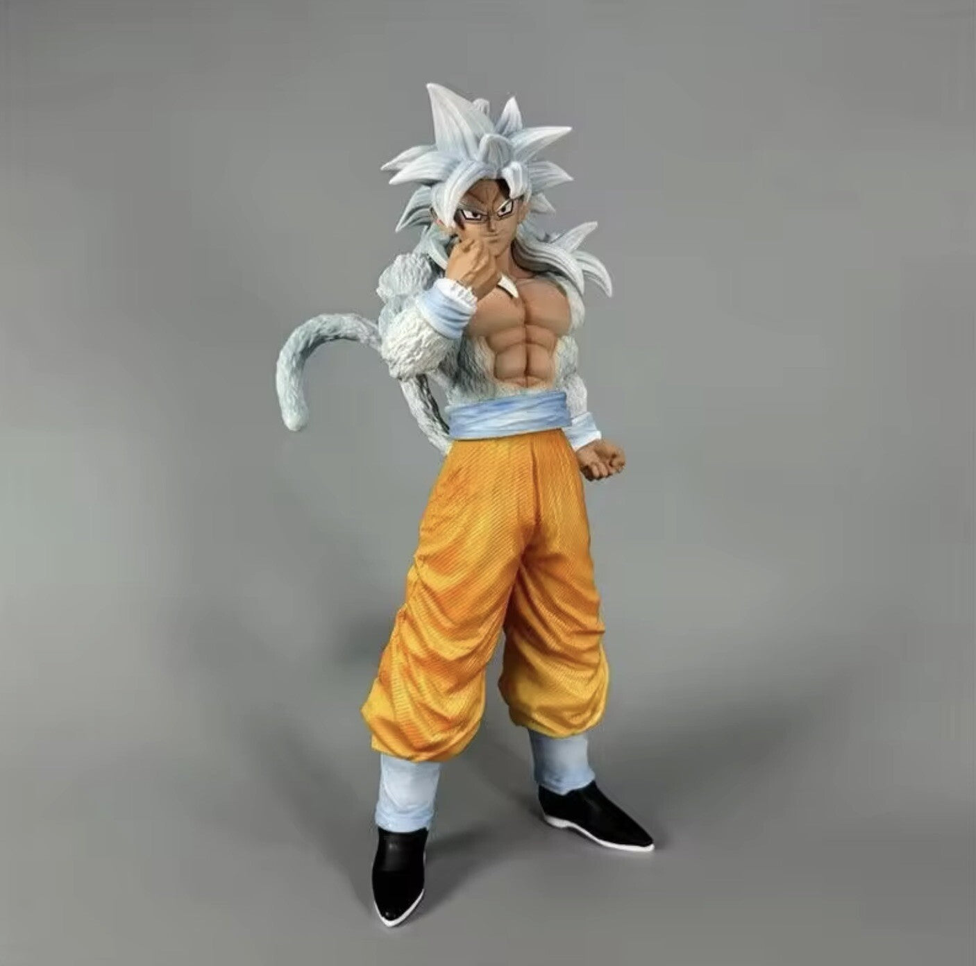Action Figure Dragon Ball Z Son Goku Super Saiyan 4 28cm Statua Da Collezione