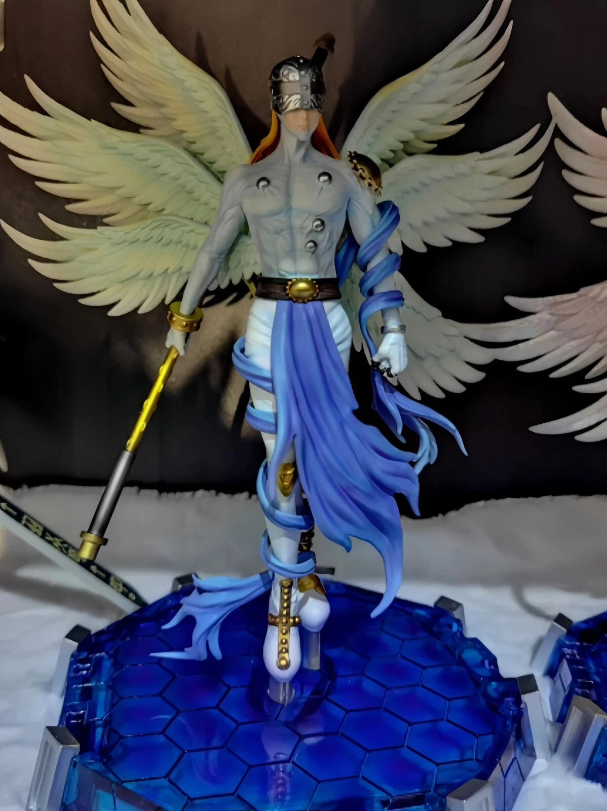 Angemon Premium Figure con Base Espositiva Led | Digimon Adventure - Nerd Lab