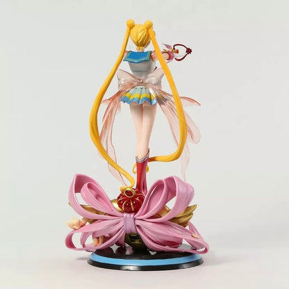 Sailor Moon Eternal – Action Figure Deluxe con Base Cuore Illuminata (Edizione da Collezione) - Nerd Lab