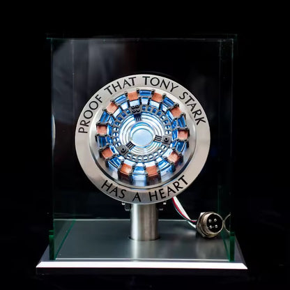 Reattore Arc Tony Stark “Proof That Tony Stark Has a Heart” – Replica da Collezione con Base in Vetro