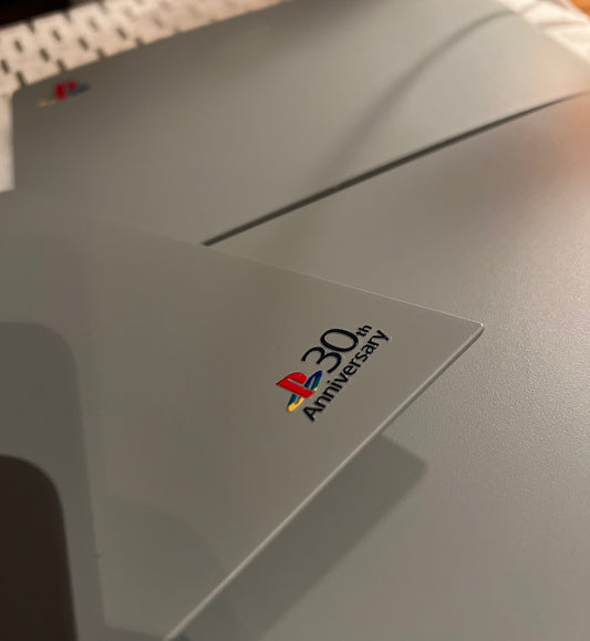 Scocca PlayStation 5 – 30th Anniversary Edition | Cover Speciale Tribute PS1 (PRE-ORDER) - Nerd Lab