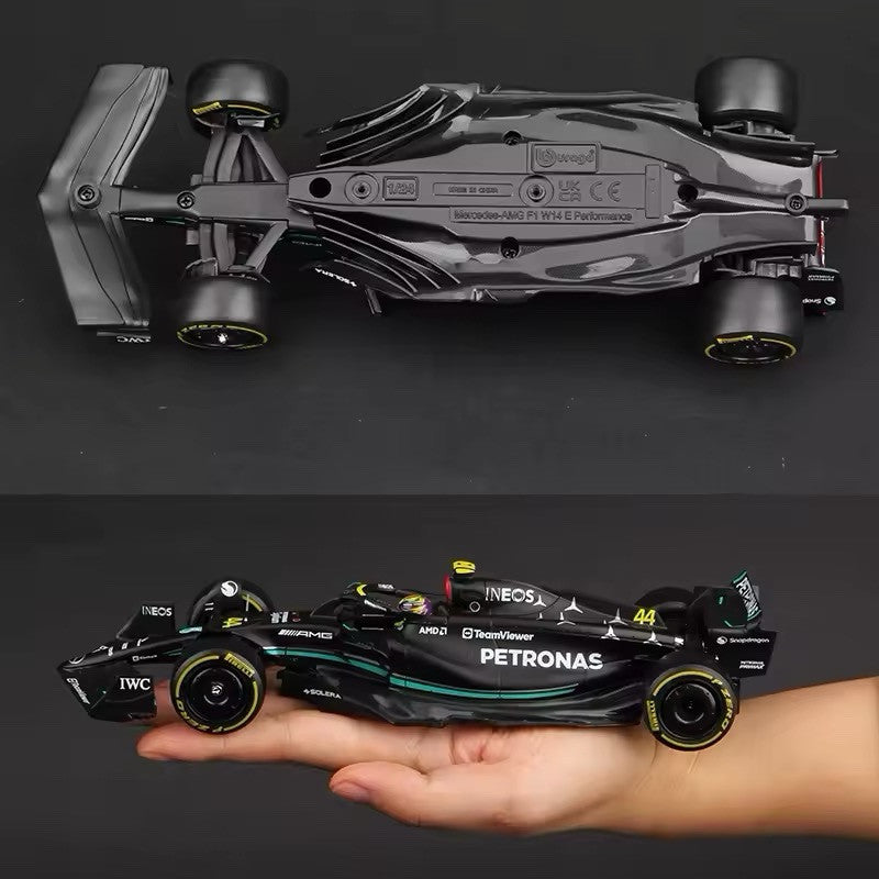 Macchina Mercedes Amg F1 Lewis Hamilton W18 Burago Scala 1:24 Formula 1 Vetrina