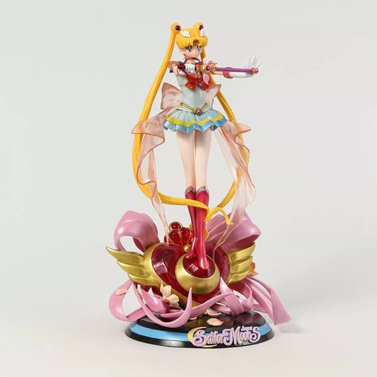 Sailor Moon Eternal – Action Figure Deluxe con Base Cuore Illuminata (Edizione da Collezione) - Nerd Lab